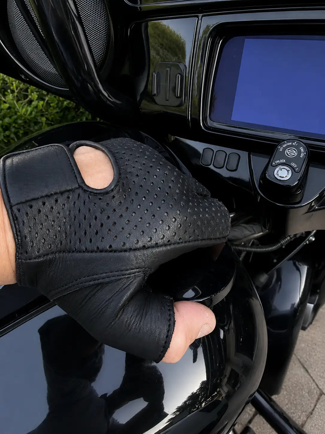 Fingerless Deerskin Gloves