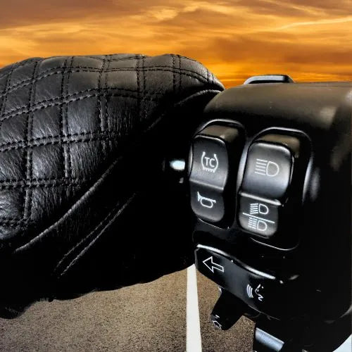 Double-Diamond Touchscreen Gloves