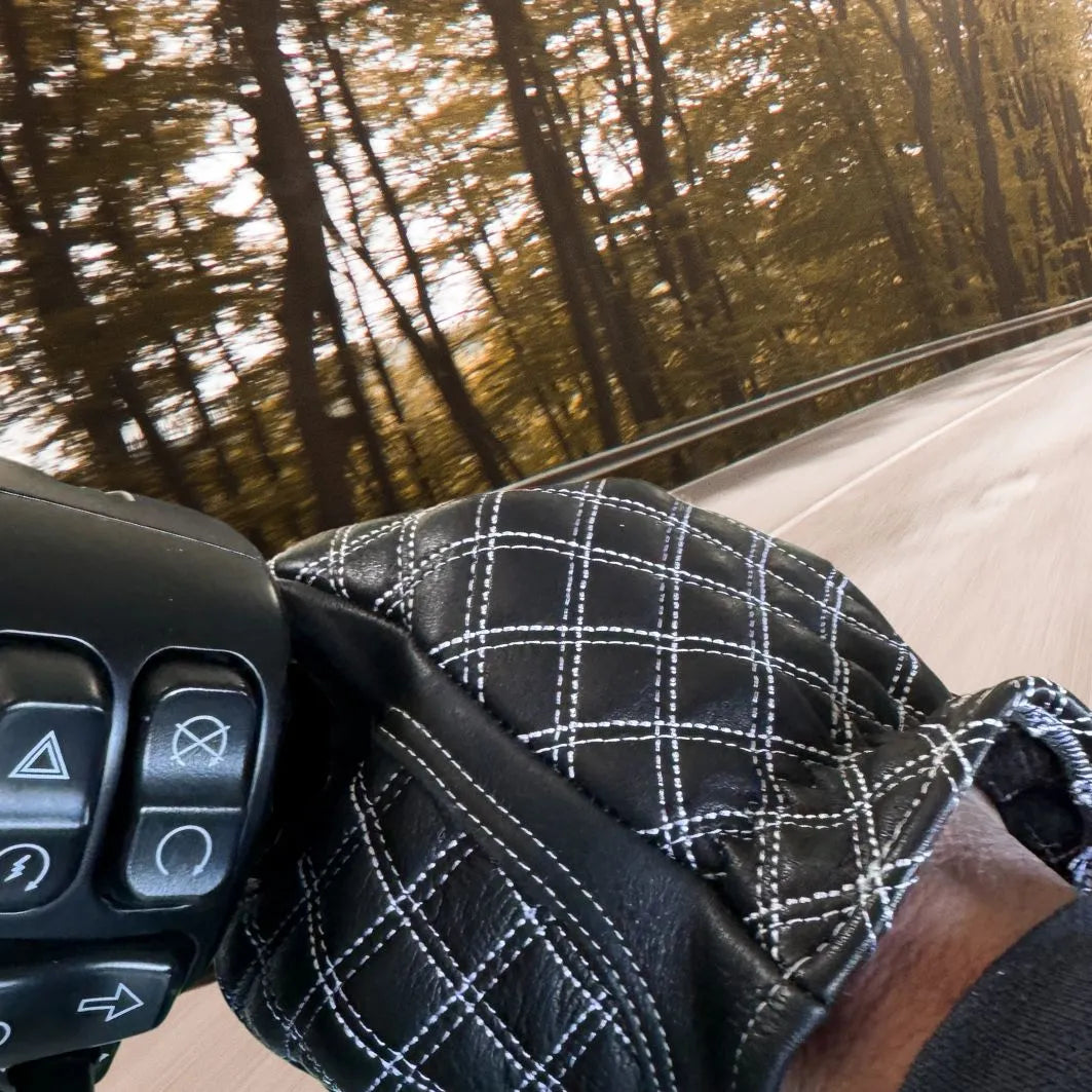Double-Diamond Touchscreen Gloves