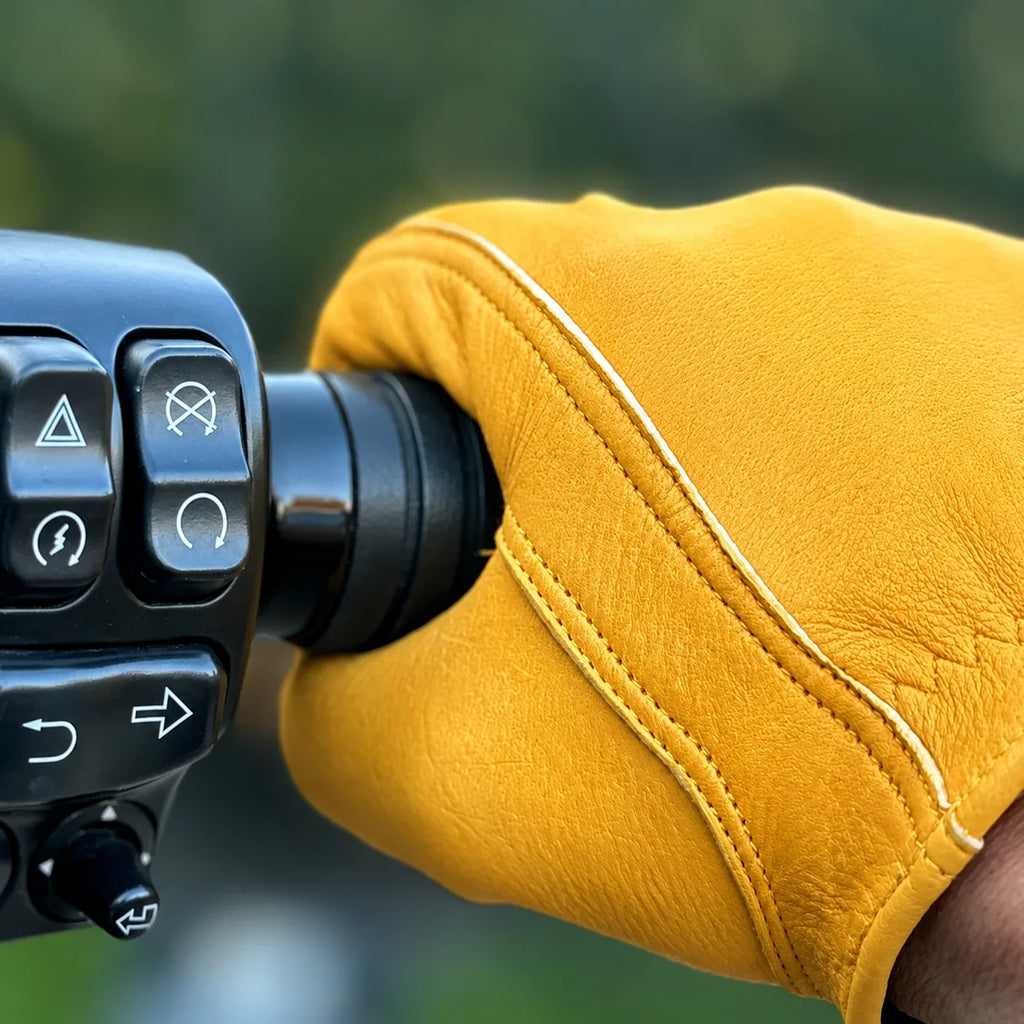 Gold Short Wrist Deerskin Gloves