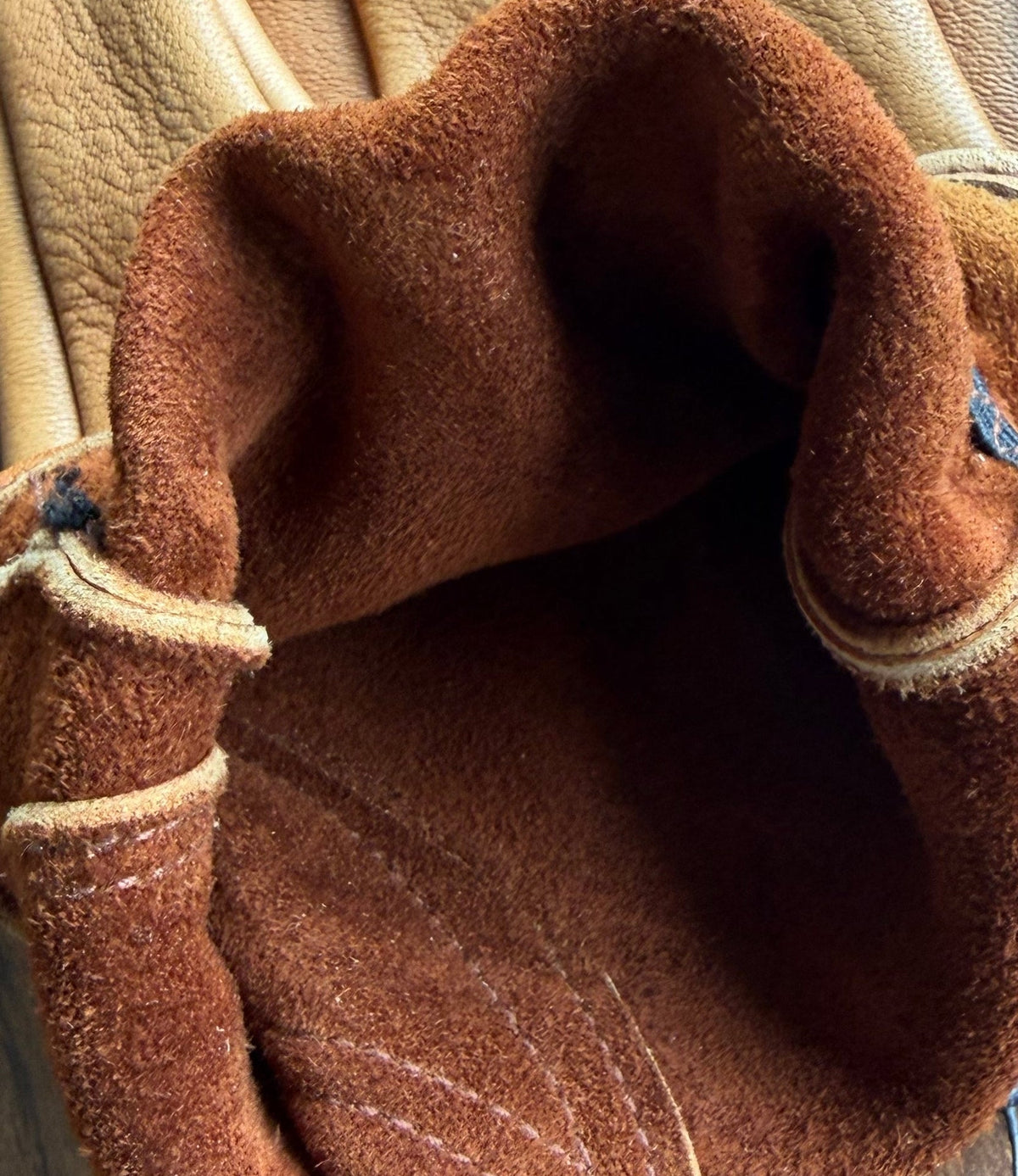 Tan Short Wrist Deerskin Gloves